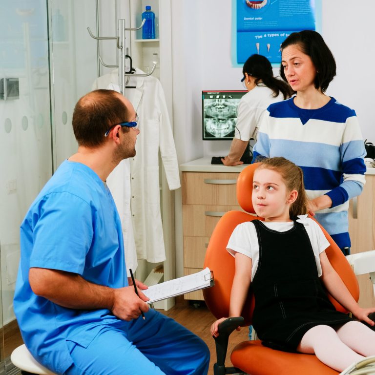 Nurse taking notes on clipboard about little girl dental problems waiting for orthodontist. Assistant explaining medical procedure to her mother standing near stomatological chair. SSUCv3H4sIAAAAAAAACpRVy47jNhC8B8g/GDqHCJtv7hfkskDuQQ4tkrKFlUVDkjcIBvPvacmWLGk0u8jFMLuLxWZ1q/j26y+nU1FiX4fiy+ltXNG6bpp7P3Q41LmlMP/tGe9SG1O3jnzvpOHrQIr1kLsam3WwxCFcWrwmCrb3phnD71Oy6Acc7n3qV6df69Dlfsjh243KoATMPLFLeO2HeiLSSxiE7CqKCLscWJ8fBJc8ZMrIOYExl2lKbfBXOm/Cbo675lGA1KRraod+TdNf7sOQuo9EMd1yX7+4XplbbqPeRLDB67+bSMB2U7awK6UCDulM0m60mjv312N9mhNPuoFSxR8Jm+ESsEu/f6X2BOrN88DHXe7liPpa9yE1DbYpk+hz/nH2J8R/pnxr0v8ge/z5exHgnNowKvD2vrpnR4LjYyKetyrK0nnNQTK0qmTKy4ph5IFx7mIoQQIkNZdROINYlQAsAQqmUHnmgCvm0FoH4EQqwwKugq8ooBlYIOZAzKVHz7xwDn2pMJV+AetKlQZUZEFXmildOoaOfhIVI03wPuhXGSYqbcE7JgJKprjgzHkbGUoLIpYCIVYLmGMVRXScIQIxV1SztxaYEUTsuQmpigs4ao/IsWRUhSNwtMxVwbKKfo324OlOk+YPoYtv/9CoXqepeUqM91jn1RR9zzQU04Cv+nDr6lC359W2PFymr3/eFvK9HbqxgcVSXJPzDUuaii+nijjTHL9g3xM8zvH1YJPX5OvqnDYPU/ufrEWkyR+XIIW2UjgN3DqrDUCxNpFLTTxTOXOB91uTMabx0GV8D+zFgNDcKTV/3nuneQC8l7MzrDznKLd3nyPMxoiOAFtLGgHA+eJ5R+70BIEVL9DOqJ4Qo9XqqjvLOsLM5nWUm23sKLc3tAfGaKMekNleRt+41lTptlUfRQKppPpRm0Bq/VmbQBr7szbtMMfiKGfNZ+JoAPtD/Q0Yv9bosI970JGQ1jjj5HEjnFZK8afIm+eWSOq4fkI2IhcKuJN0i5frbTQuBPfjh+f4kp8lJiCecx9IDdohgByPS24X3F7uQnFjFEj7guzVLpSyTjiqaYHMYhegrB/d/LV7p3UBHri0hkxjgXzQugAjgHr+8u290gU9PUBEL5JZ50Ik4JUuK2bJoenx8JqVSUhWGVlFrsVkwk/h63GyC7qskiCAiTLSc0N+zbxDwwQq7kUMxhukXe//AQAA//8DAOEIy5uXCQAA